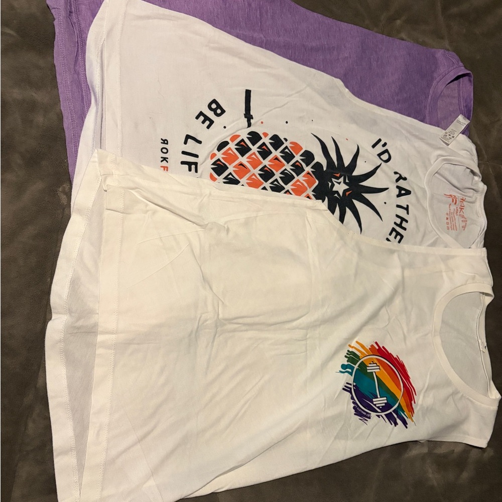 Women’s athletic tank tops